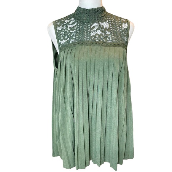 Cable & Gauge Tops - NWT Cable & Gauge Hunter Green Flare Pleaded Sleeveless Blouse